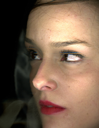 Illustration for article titled Creepy Portraits of People Taken by a Desktop Scanner